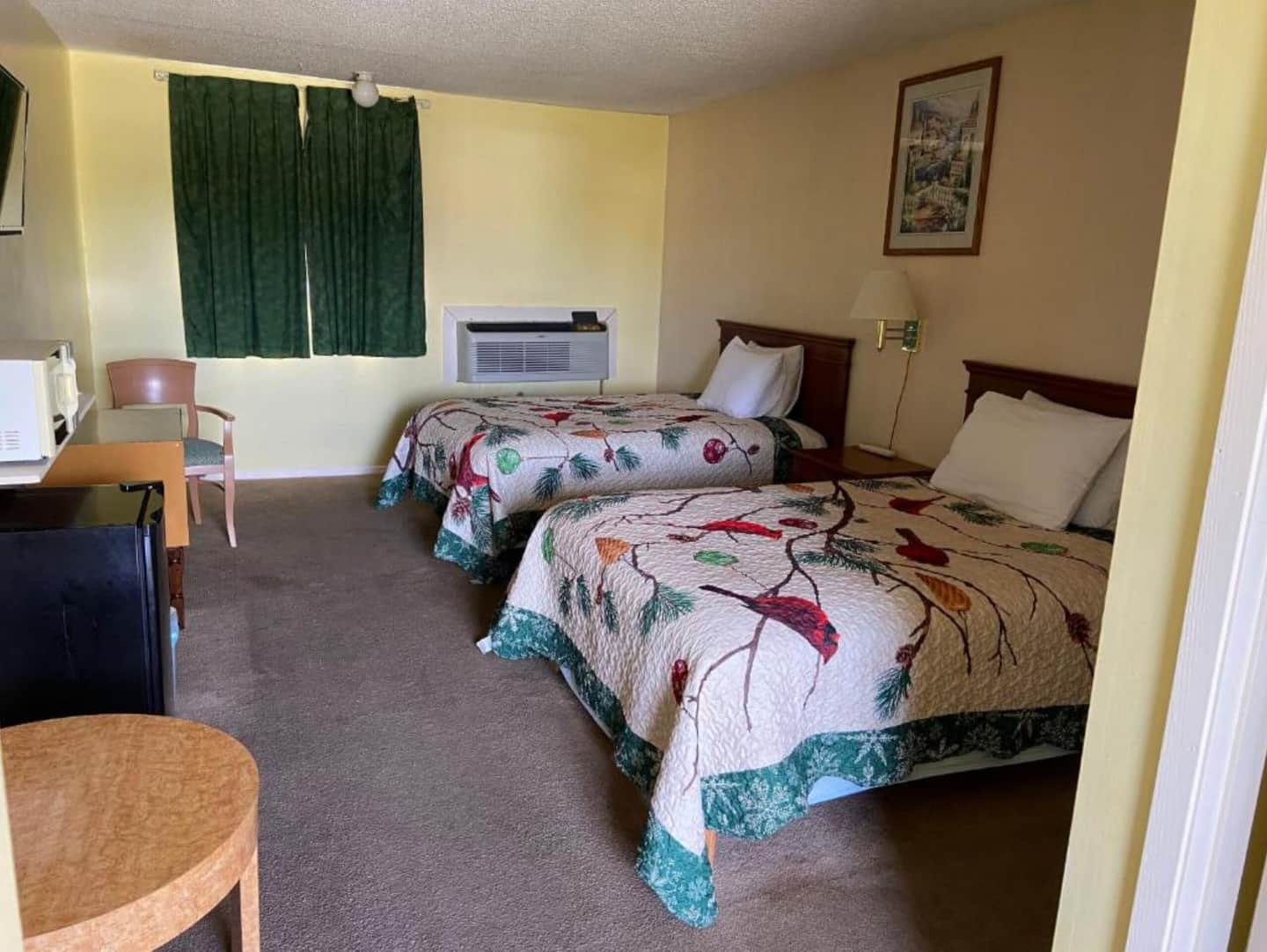 LAKE COUNTRY INN