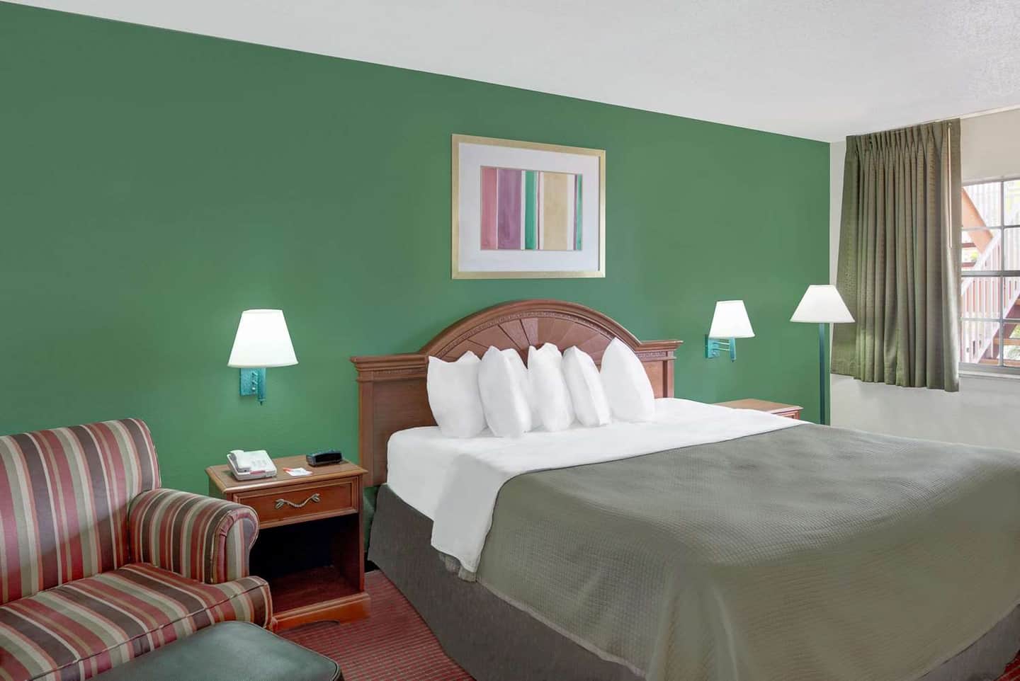 Howard Johnson by Wyndham Ft. Myers FL