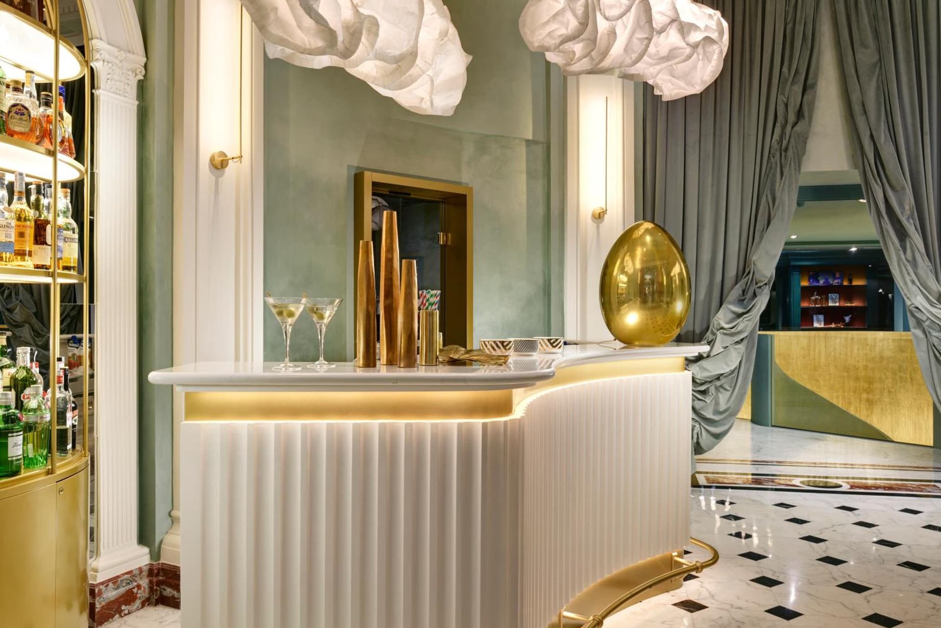 Leon's Place Hotel