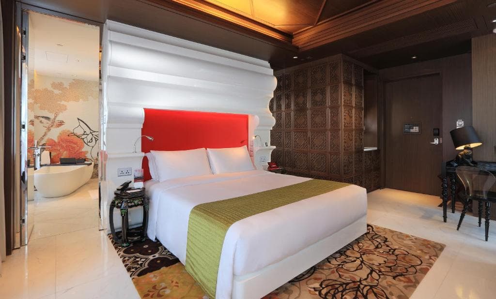 Mira Moon Hotel