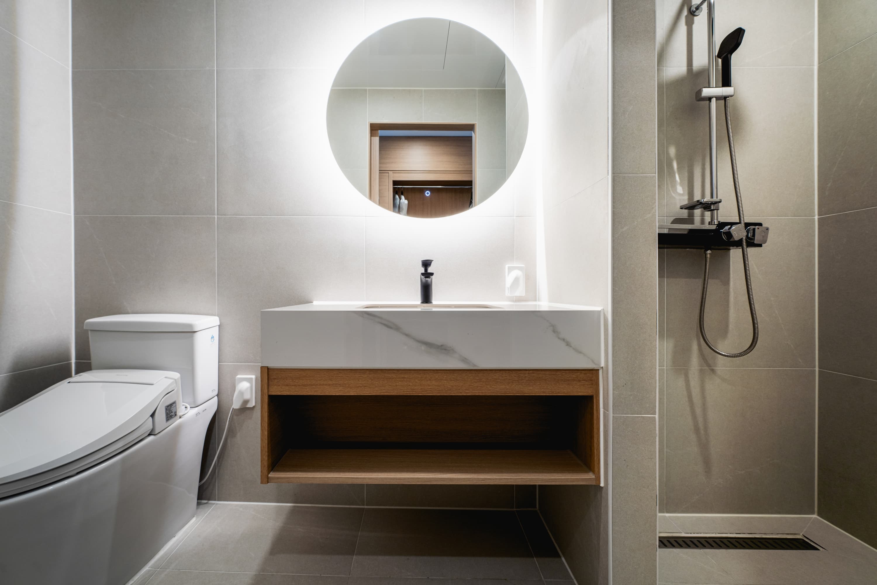 Gray 193 Gwangan Beach 그레이 193 광안리