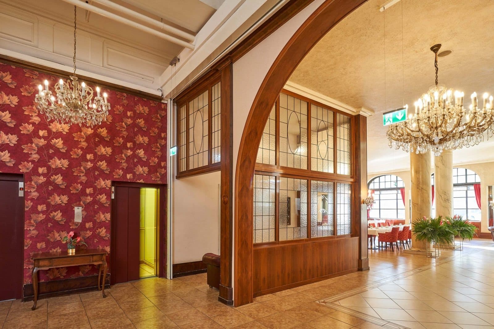 Hotel Monopol - Central Station