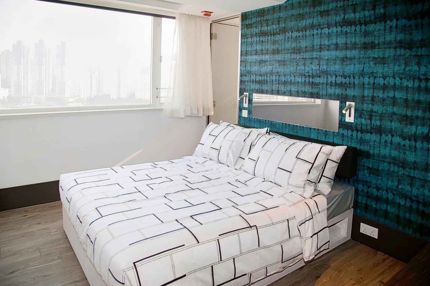 Mojo Nomad Aberdeen Harbour by Ovolo