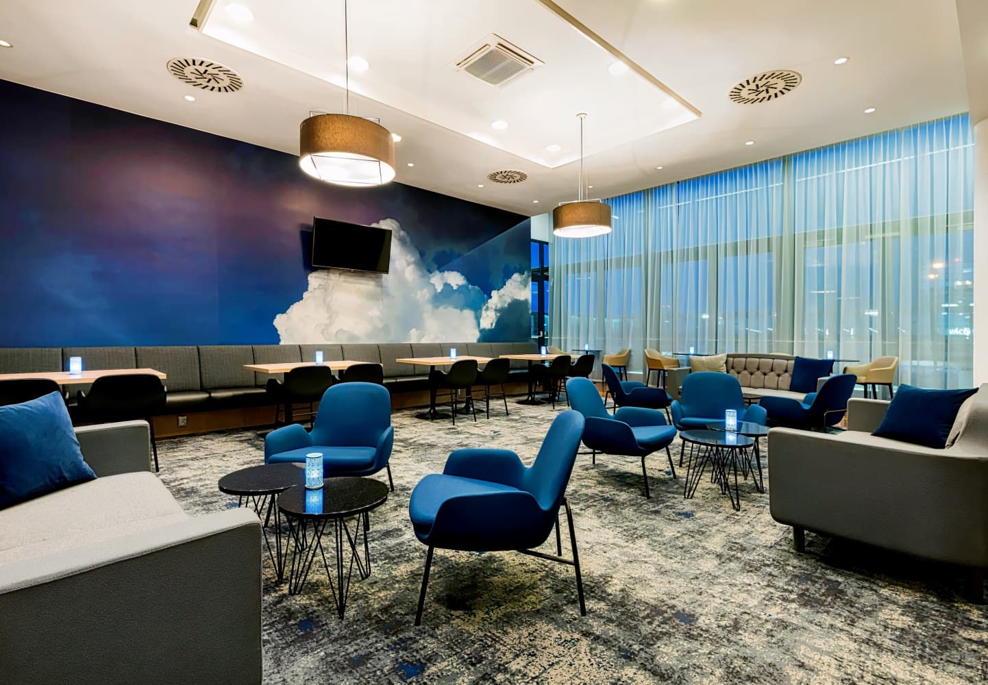 Courtyard Prague Airport