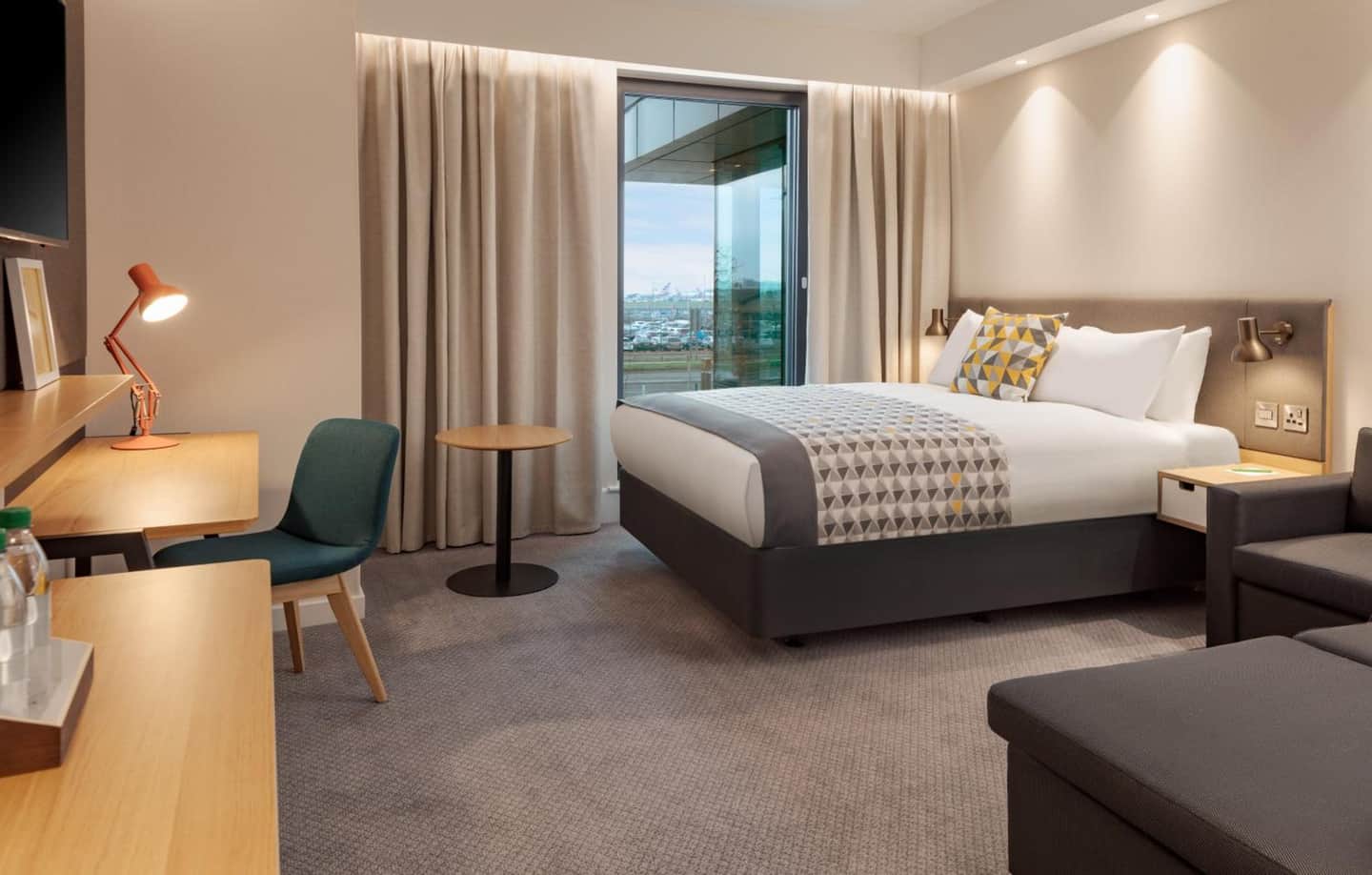 Holiday Inn London Heathrow - Bath Road by IHG