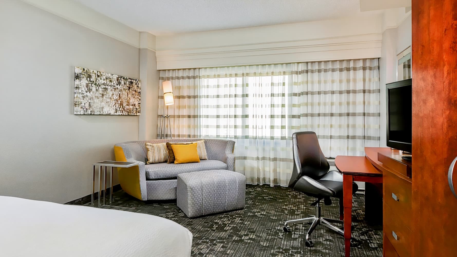 Courtyard by Houston by The Galleria