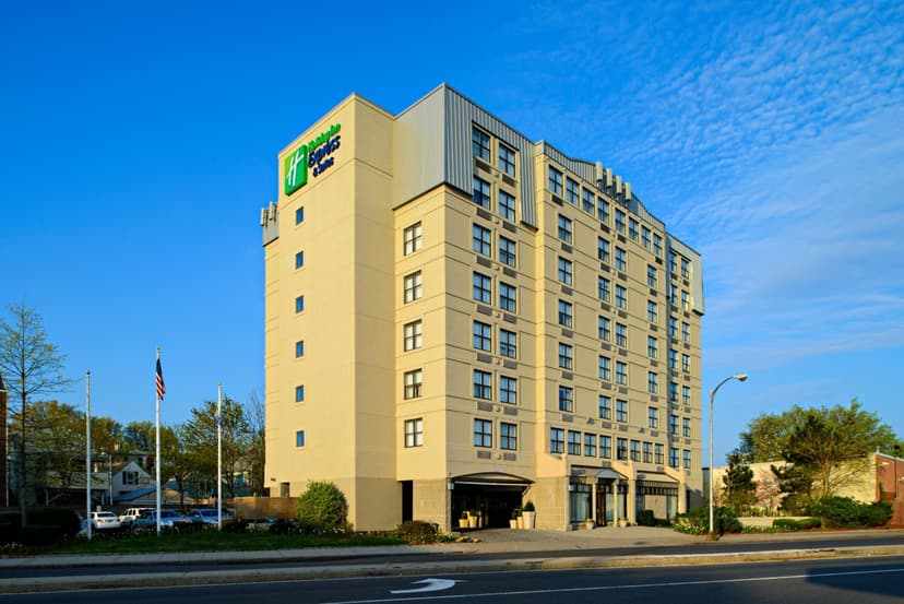 Holiday Inn Express & Suites Boston - Cambridge