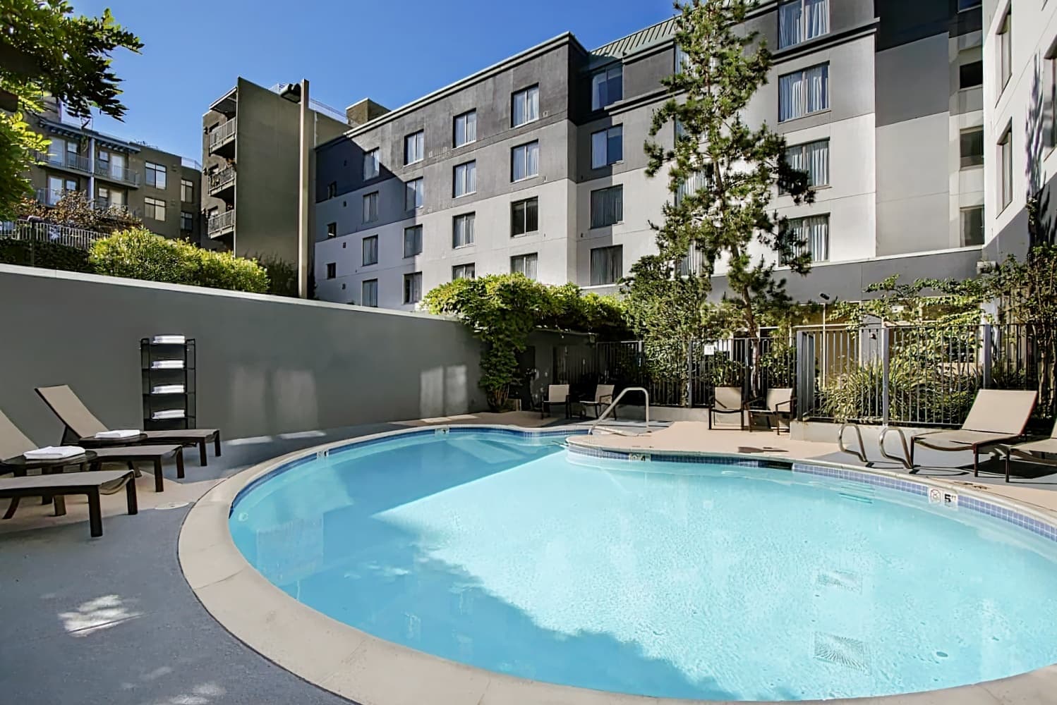 Courtyard by Marriott Oakland Downtown