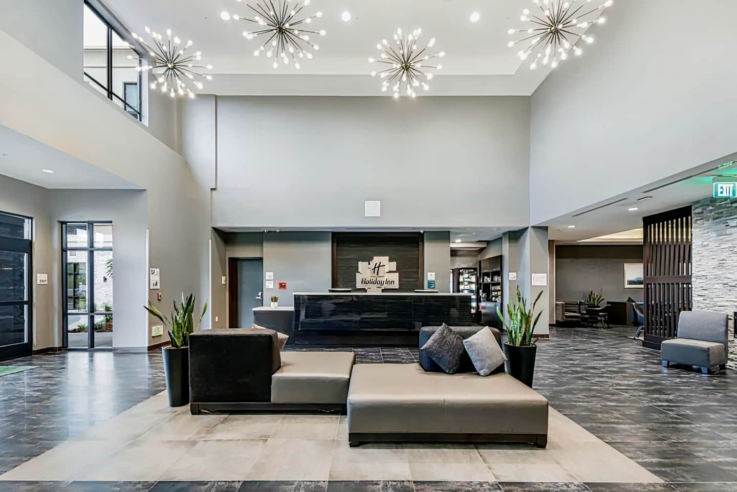 Holiday Inn & Suites Silicon Valley - Milpitas, an IHG Hotel