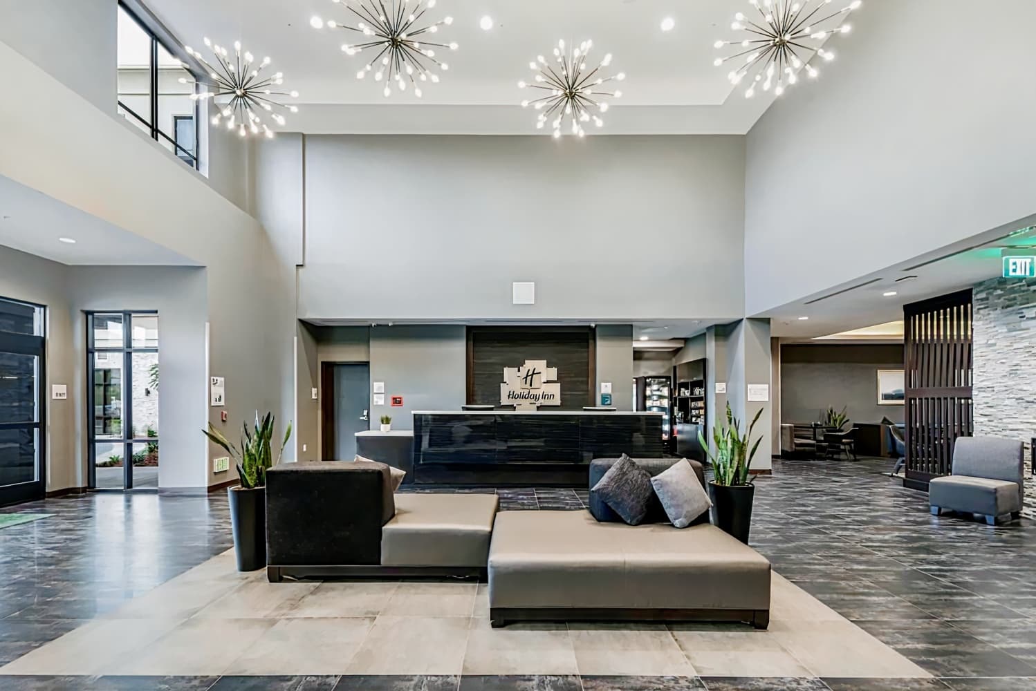 Holiday Inn & Suites Silicon Valley - Milpitas, an IHG Hotel