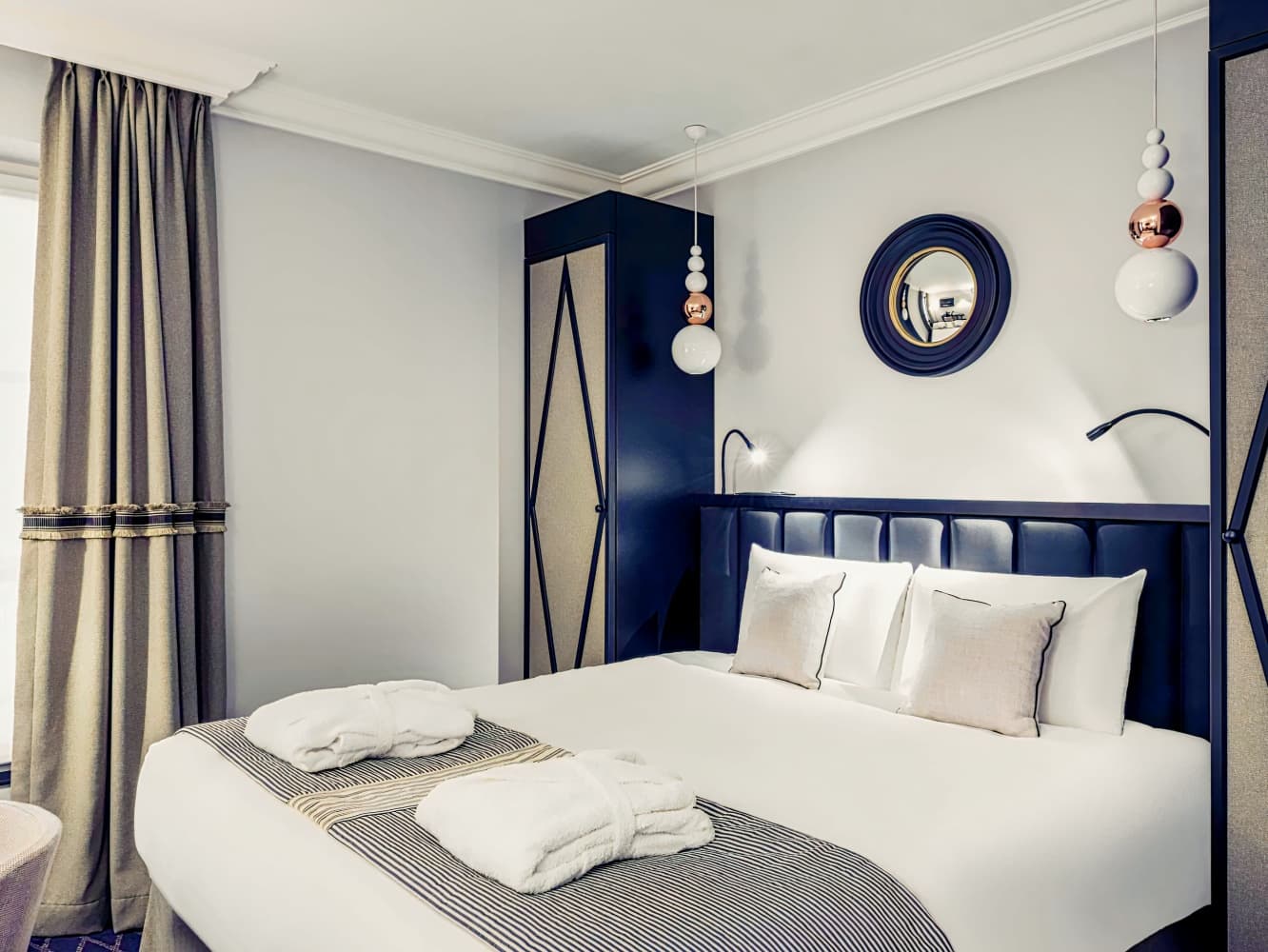 Mercure Paris Arc de Triomphe Wagram Hotel