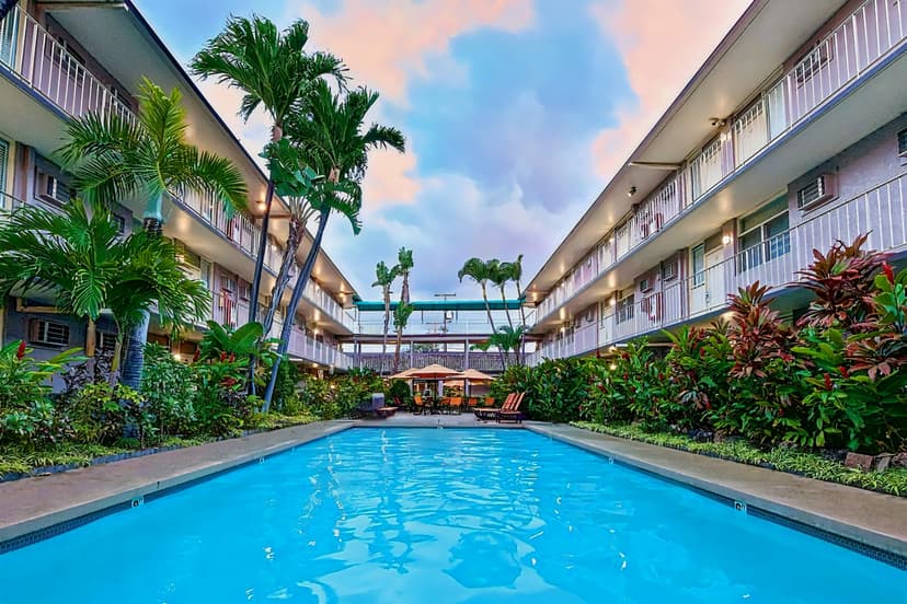 Pacific Marina Inn Airport Hotel