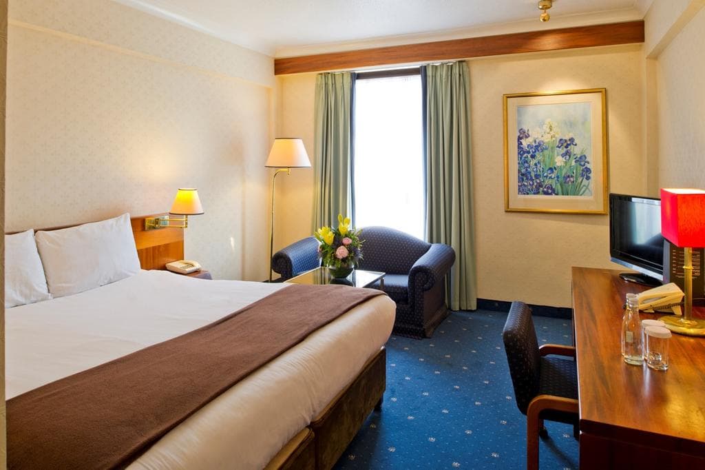 Clarion Croydon Park Hotel