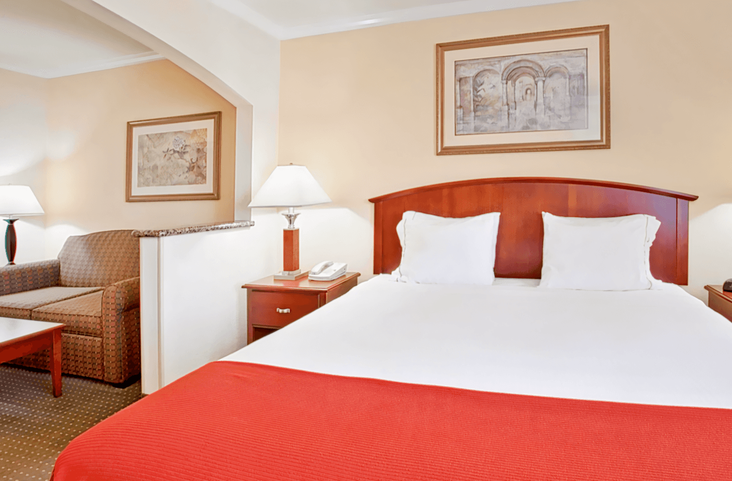 Holiday Inn Express & Suites Tucson Mall