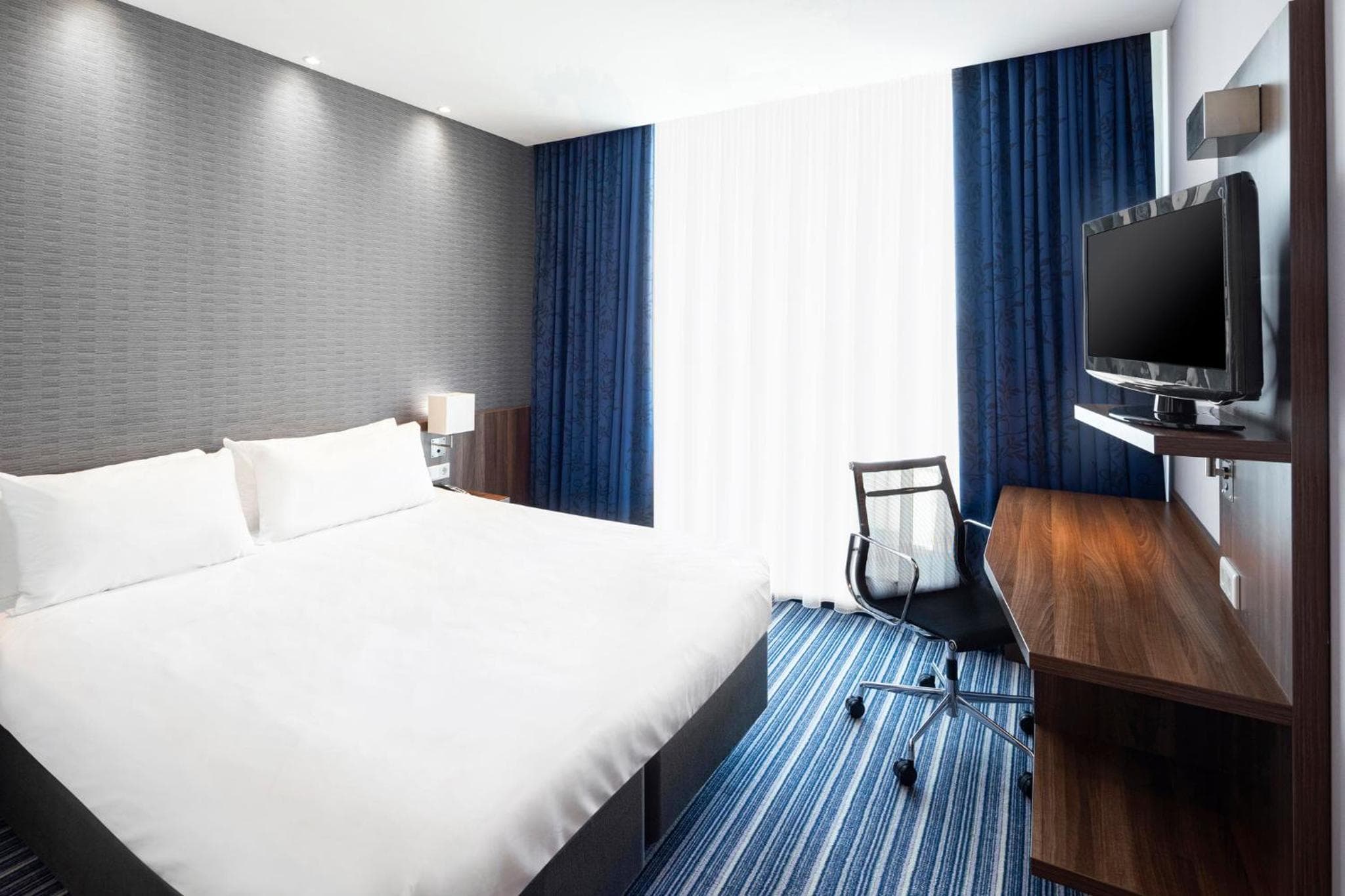 Holiday Inn Express Utrecht - Papendorp, an IHG Hotel