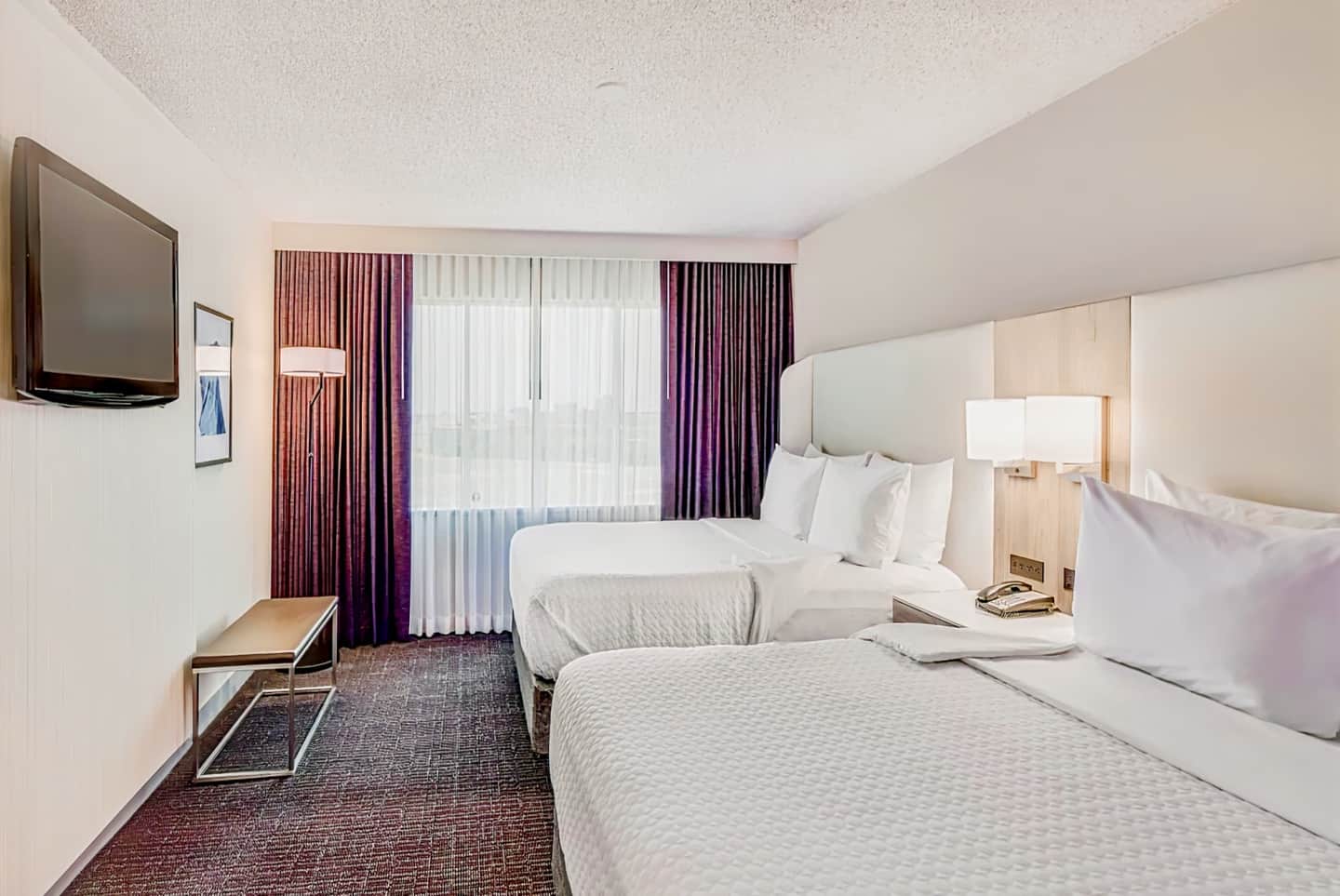 Crowne Plaza Suites Arlington - Ballpark - Stadium