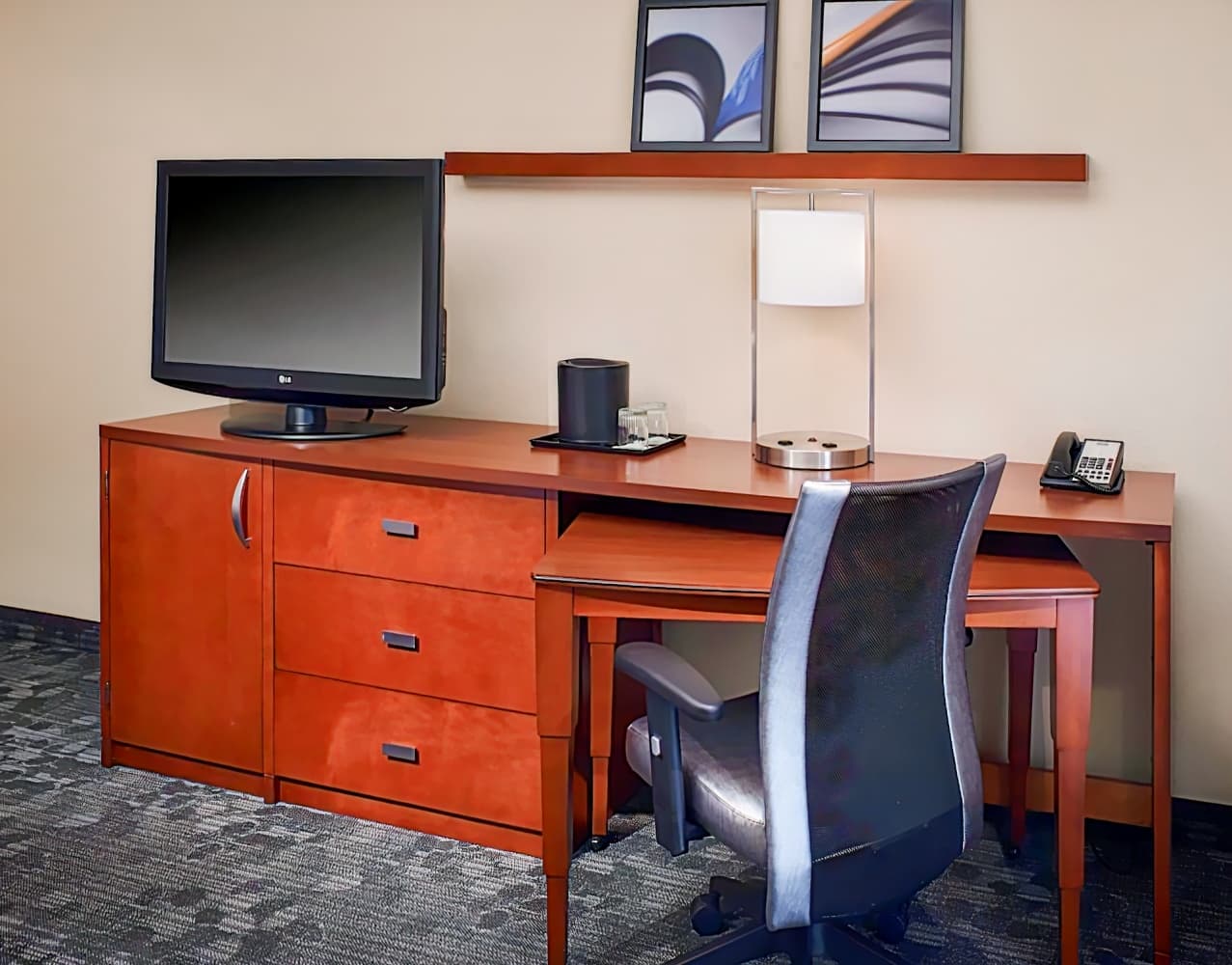 Courtyard by Marriott Rockford