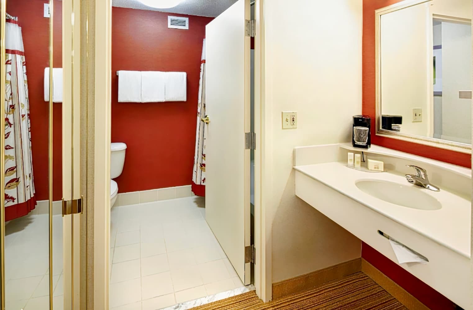 Courtyard Newark Granville