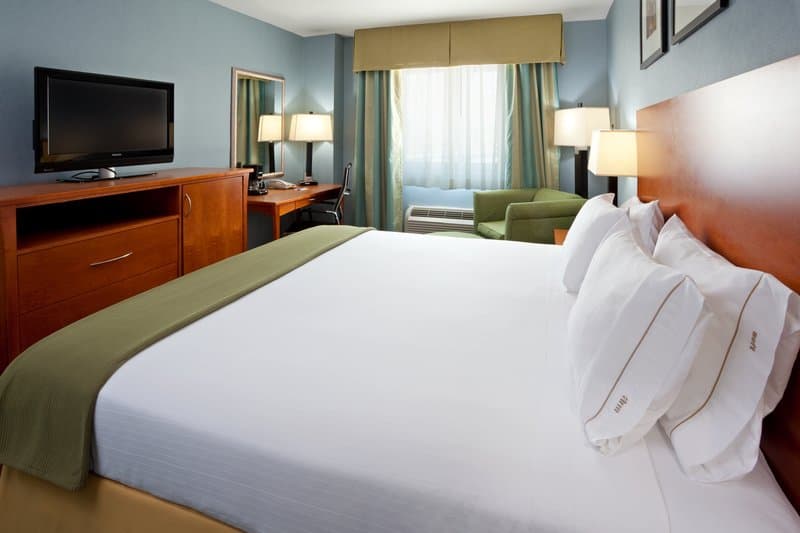 Holiday Inn Express LaGuardia "(doublon)"