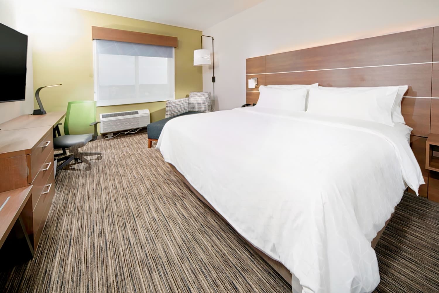 Holiday Inn Express & Suites - Fort Myers Airport