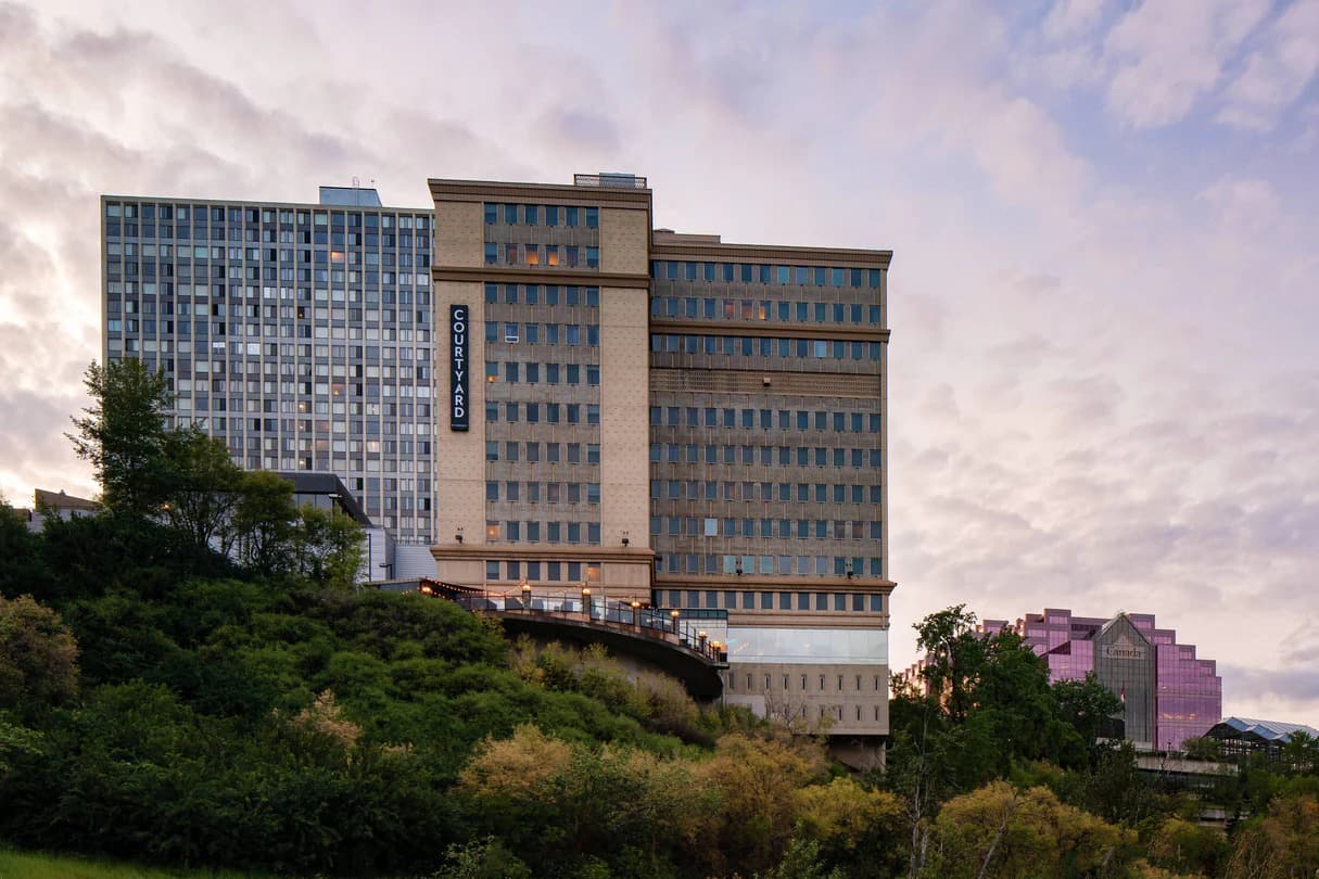 Courtyard By Marriott Edmonton Downtown