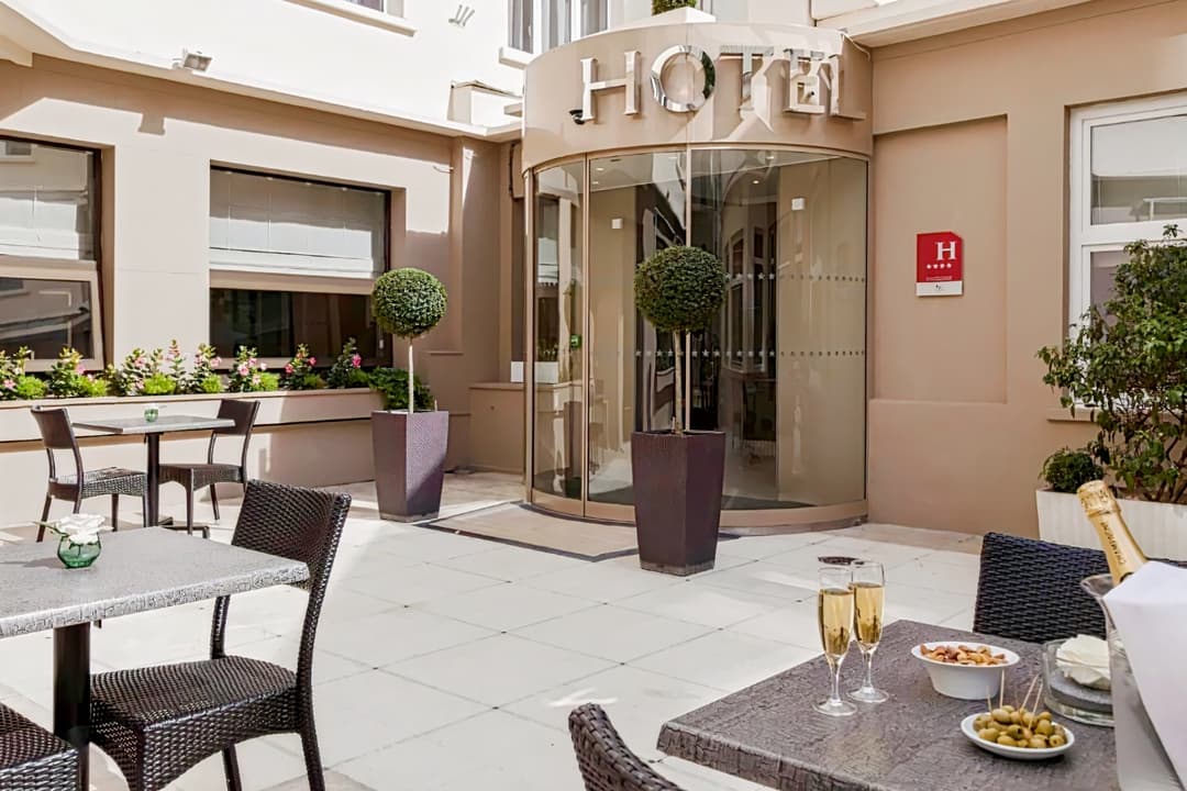 Timhotel Opéra Blanche Fontaine