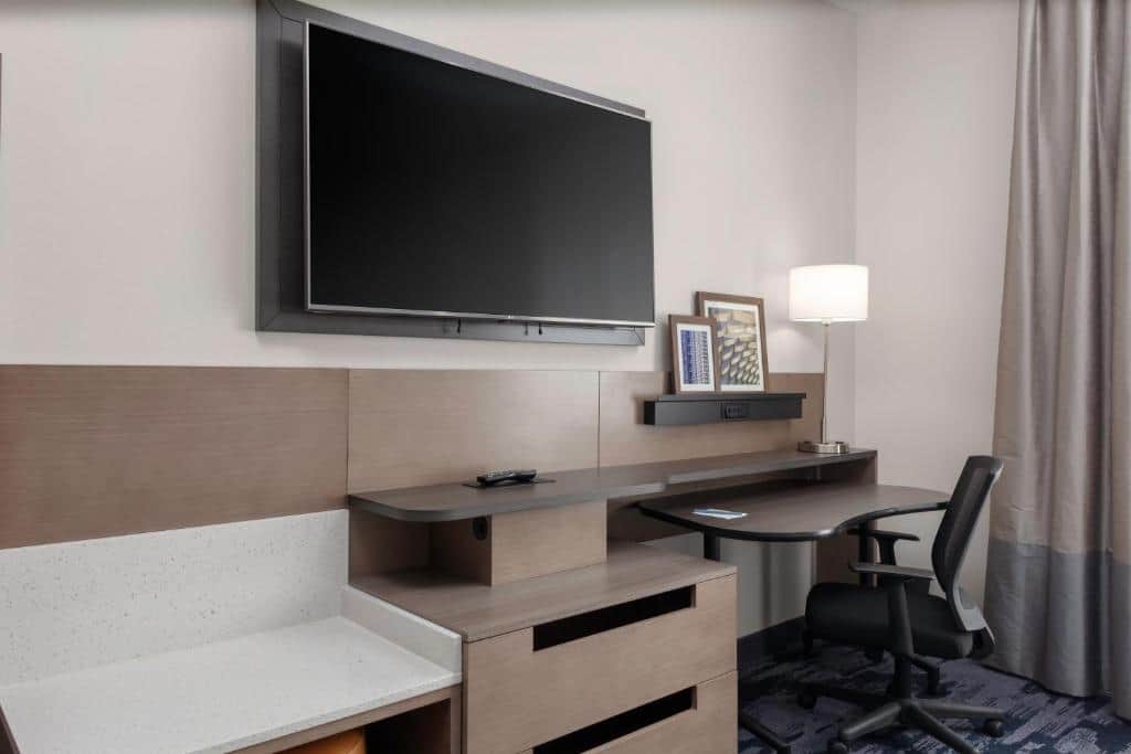 Fairfield Inn & Suites by Marriott Charlotte Pineville/Ballantyn
