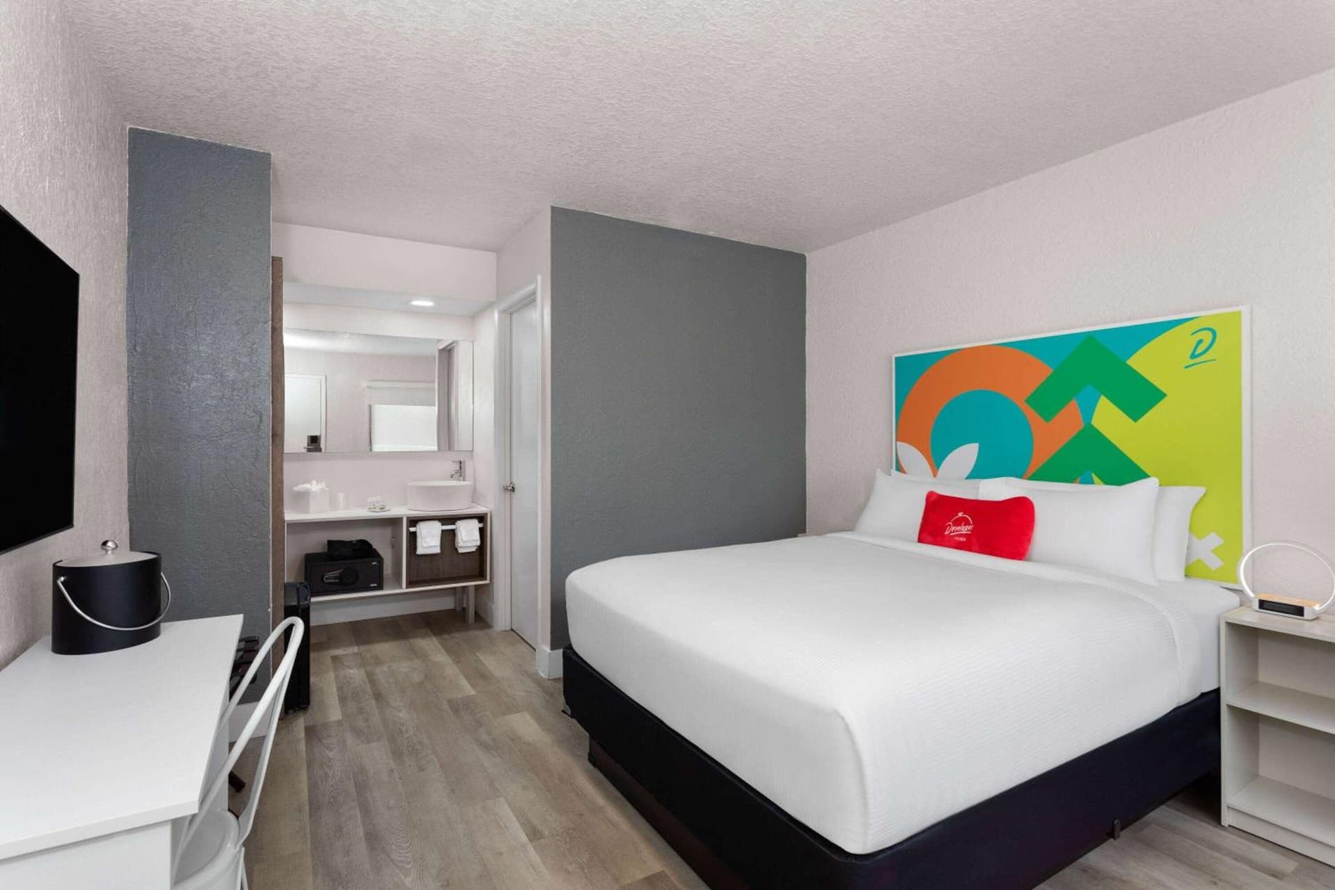Travelodge by Wyndham Orlando Lake Buena Vista South
