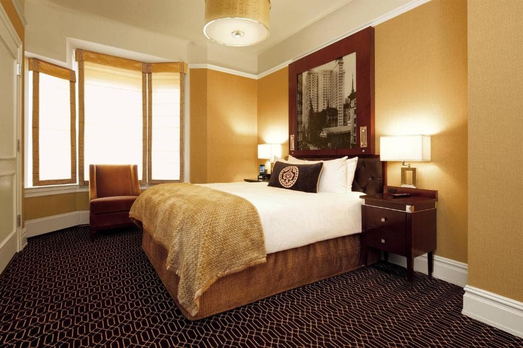 The Algonquin Hotel Times Square, Autograph Collection