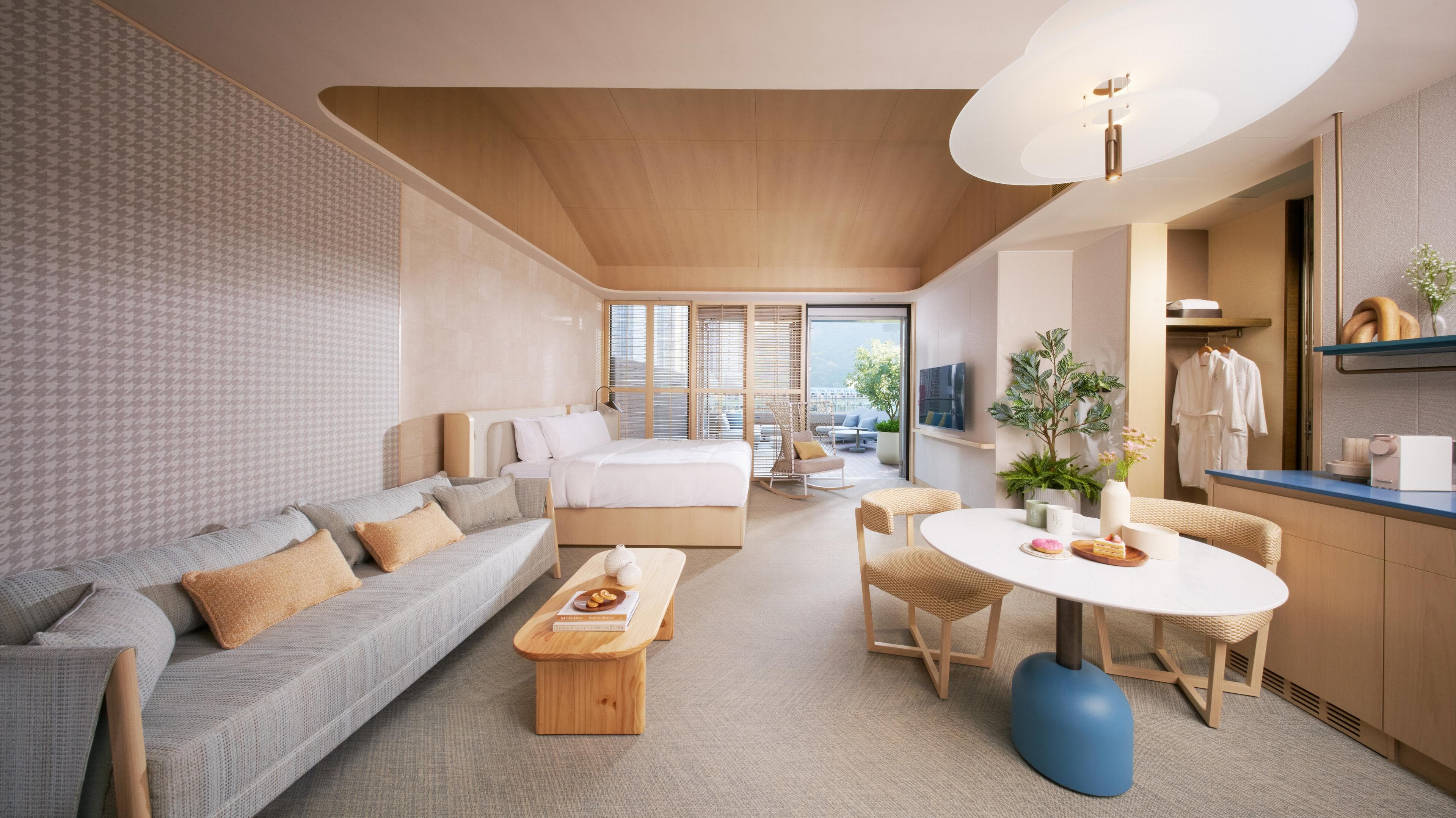 The Royal Garden Kowloon East (formerly: Royal Plaza Hong Kong Kowloon East, an IHG Hotel)