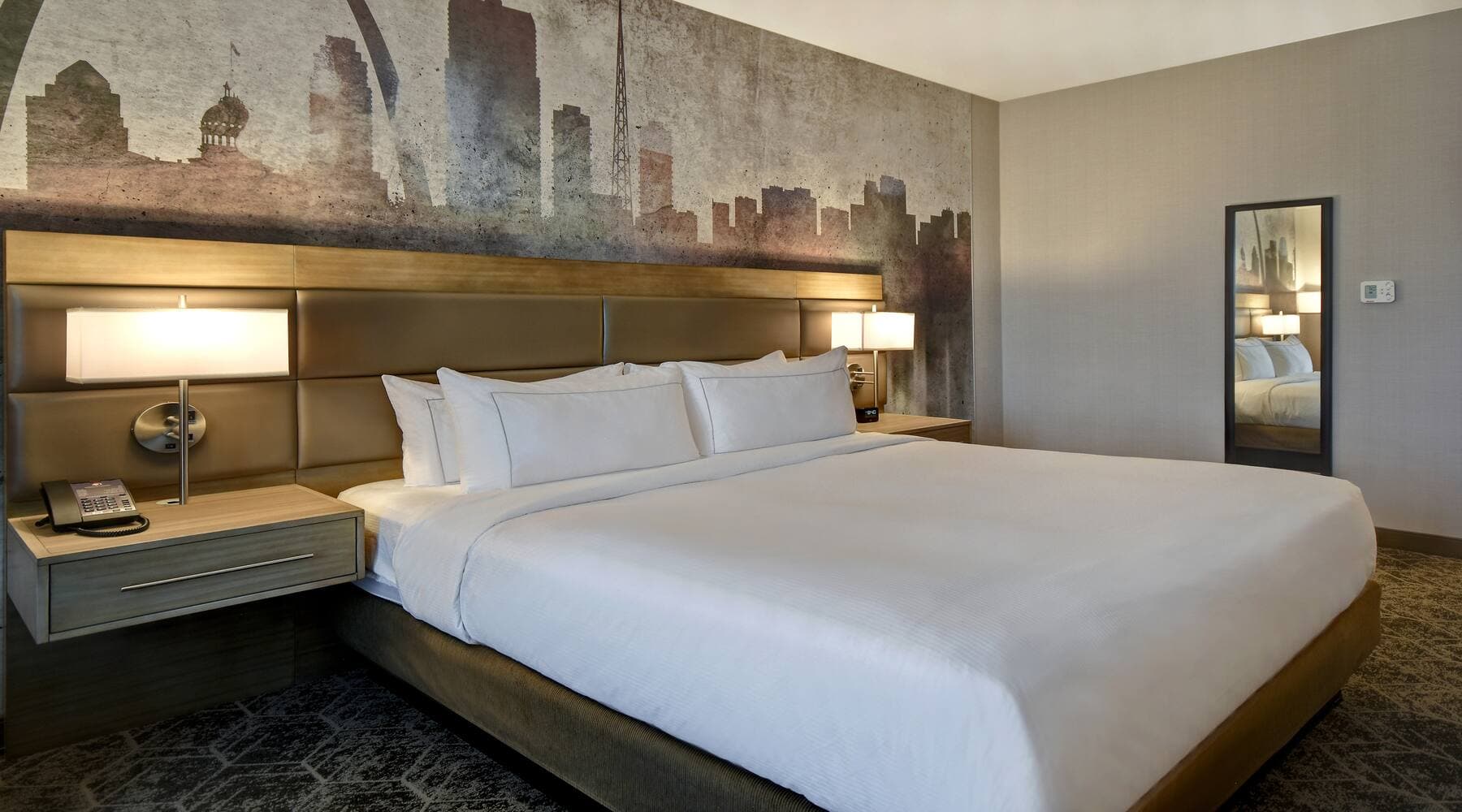 DoubleTree by Hilton St. Louis Airport