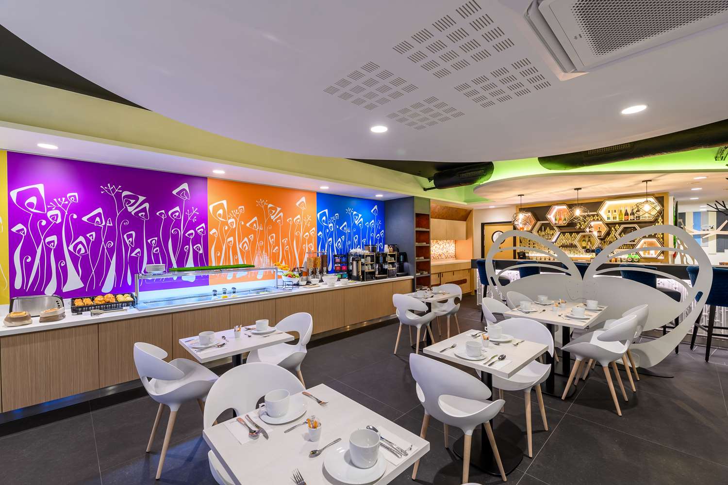 Kyriad Prestige Amiens Poulainville - Hotel and Spa