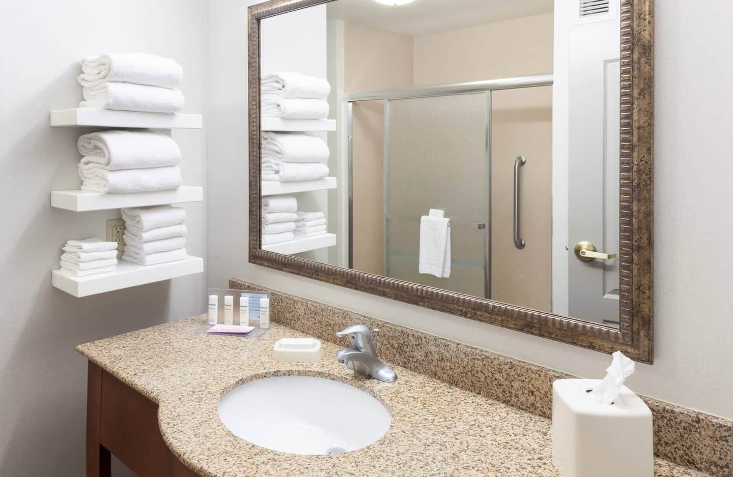 Hampton Inn & Suites Cedar Rapids - North