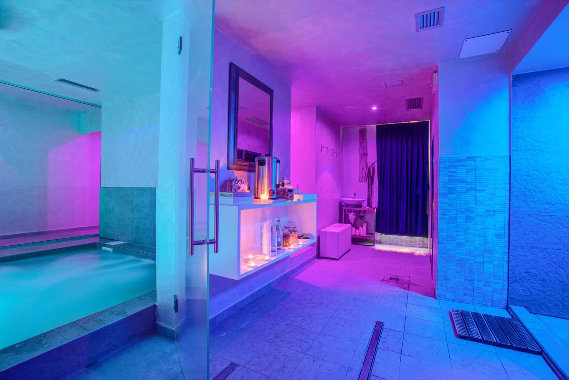 Ferretti Beach Hotel