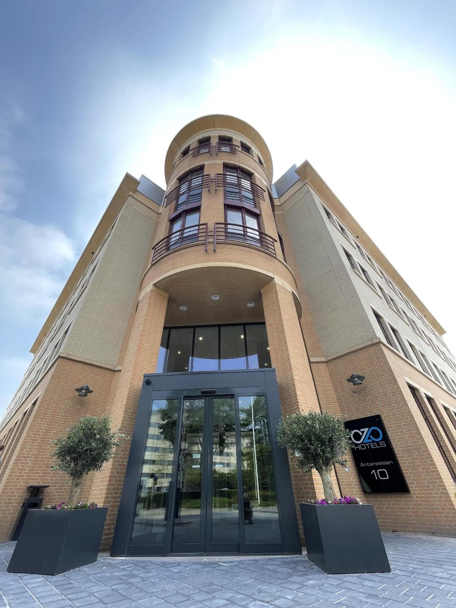 OZO Hotels Antares Airport