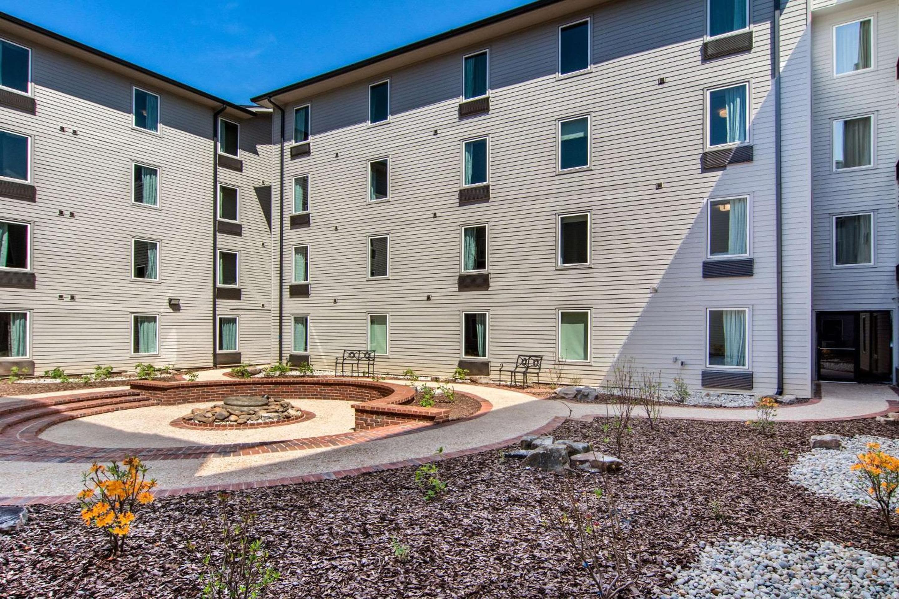 Clarion Inn & Suites Atlanta Downtown