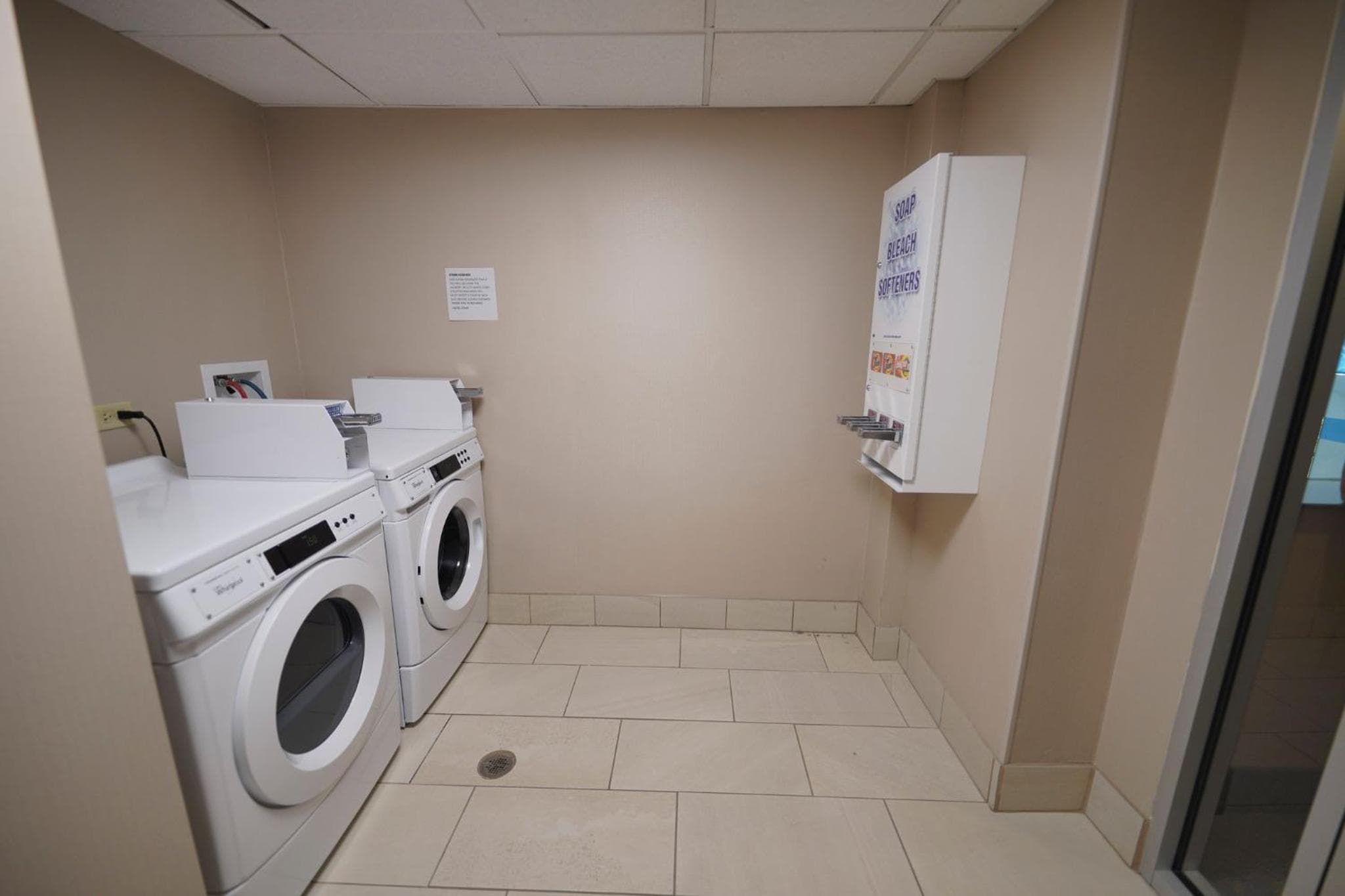 Holiday Inn & Suites Chicago-Carol Stream Wheaton, an IHG Hotel