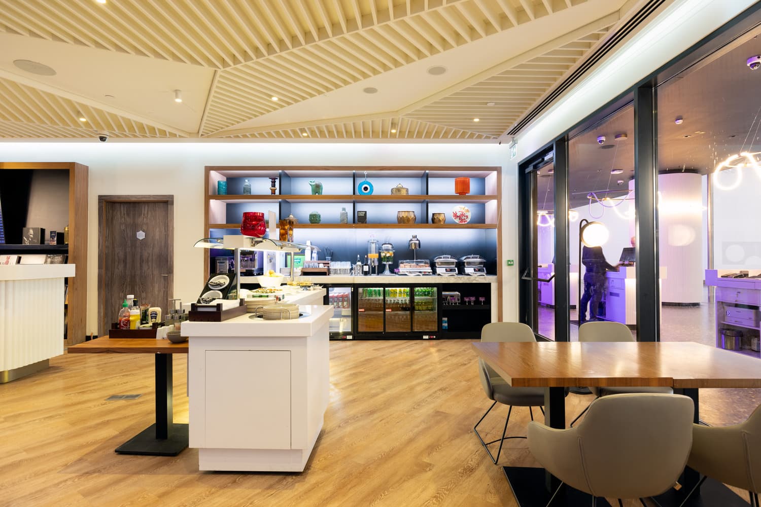 YOTELAIR Istanbul Airport, Duty free - International Transit area
