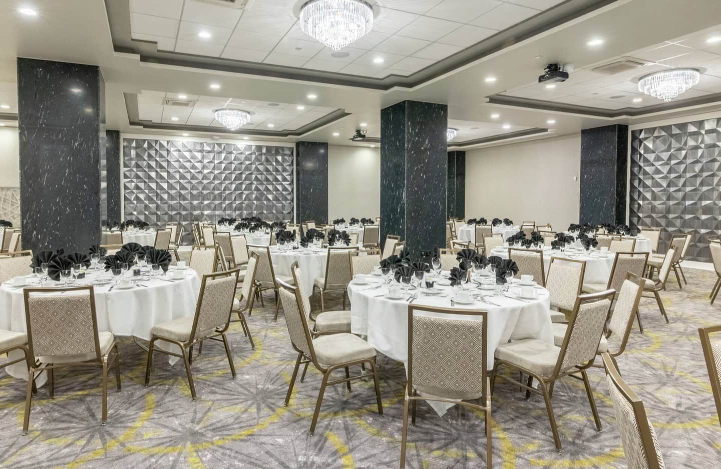 Hilton Garden Inn Wichita Downtown
