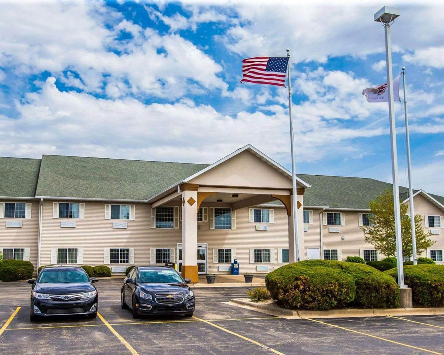 Quality Inn & Suites Dixon near I-88