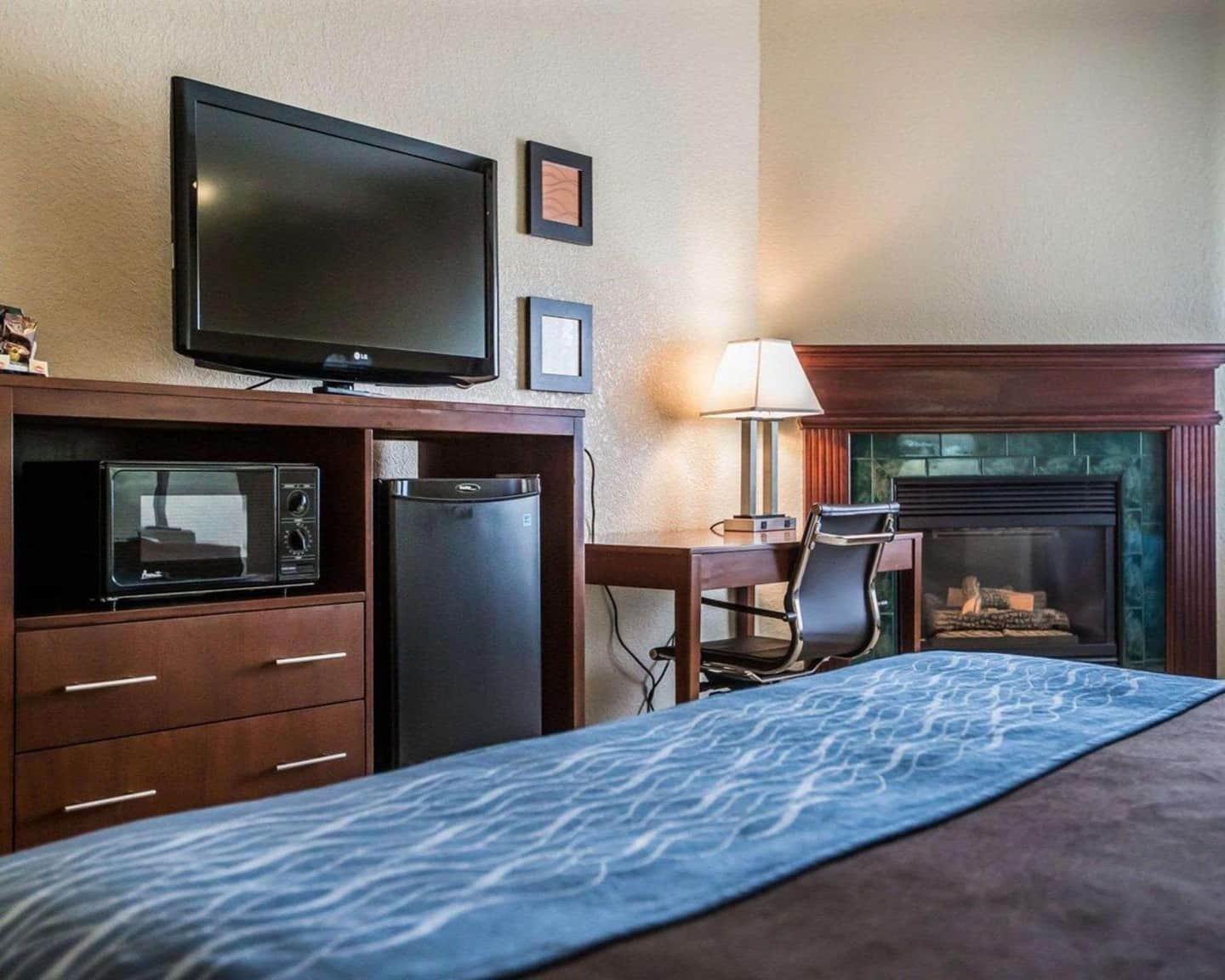 Quality Inn & Suites Dixon near I-88