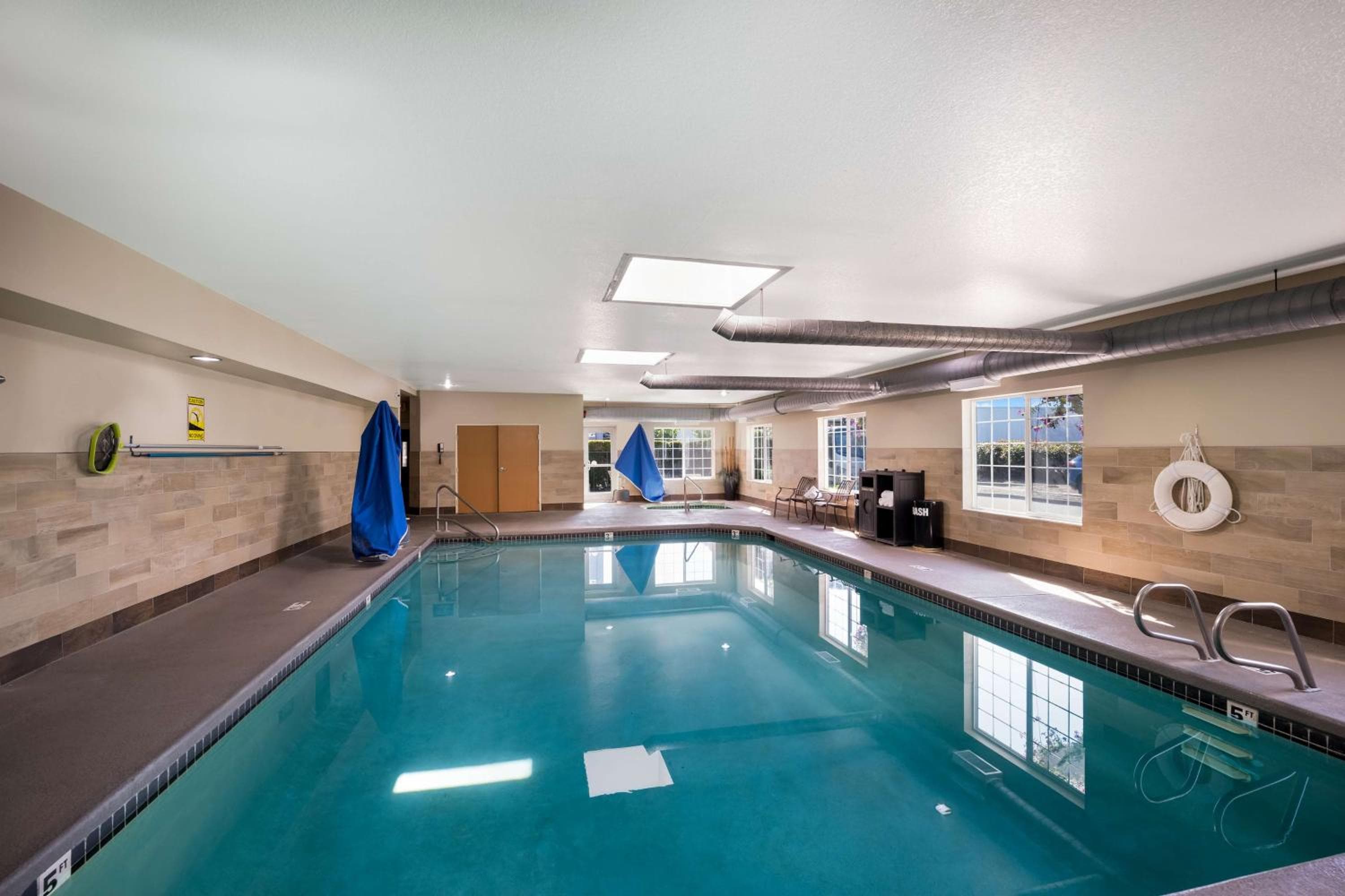 Best Western PLUS Mountain View Auburn Inn