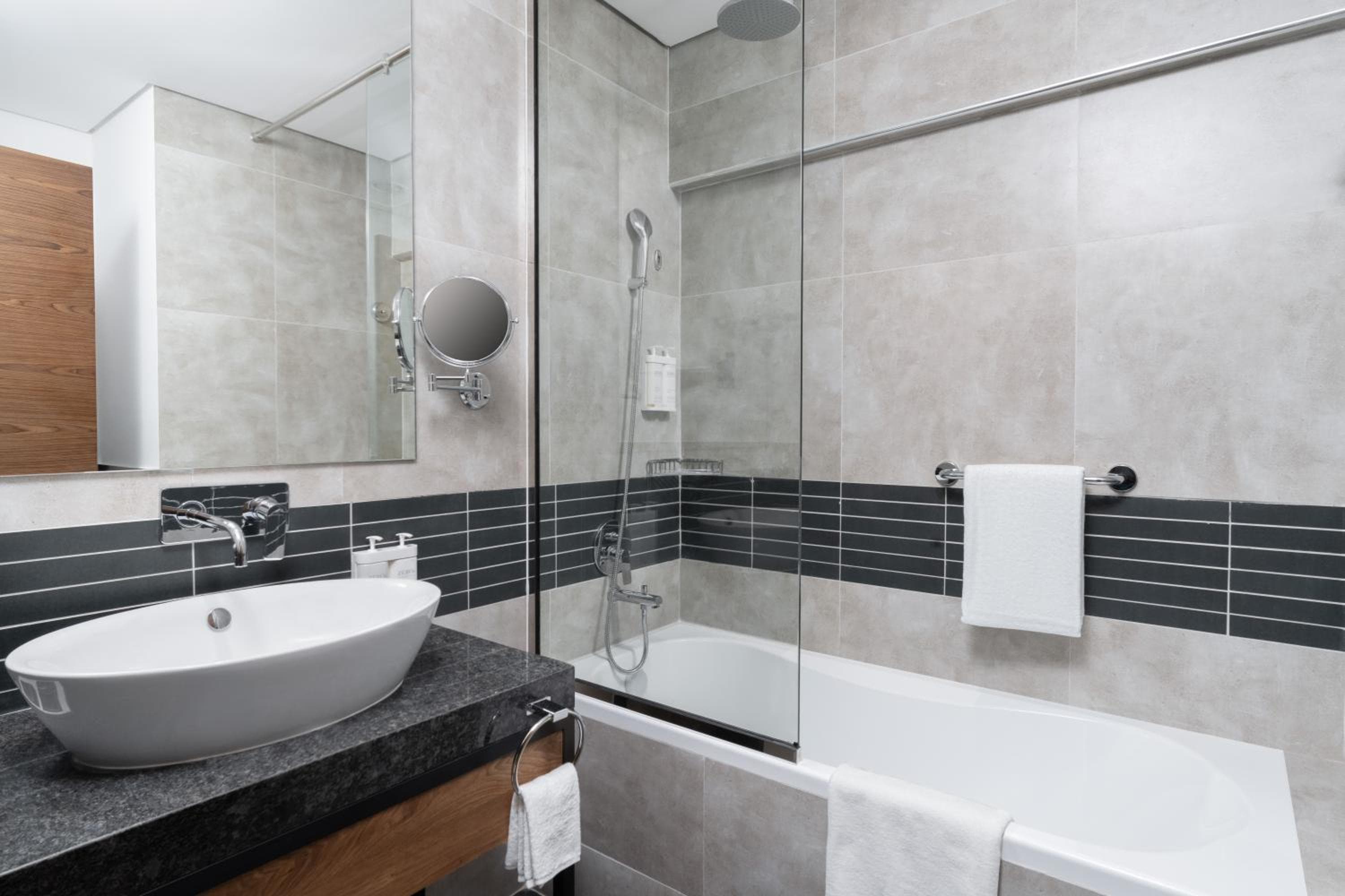 Holiday Inn Dubai Village Circle