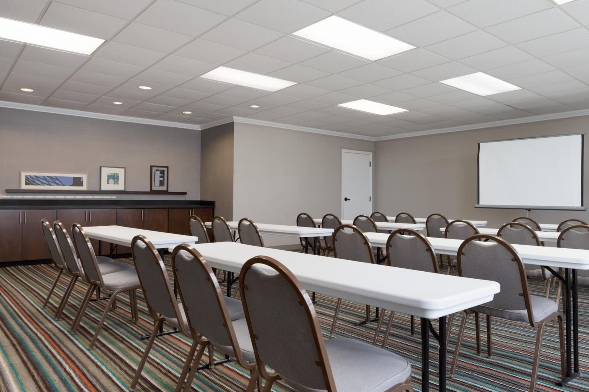 Country Inn & Suites by Radisson, Jackson, TN
