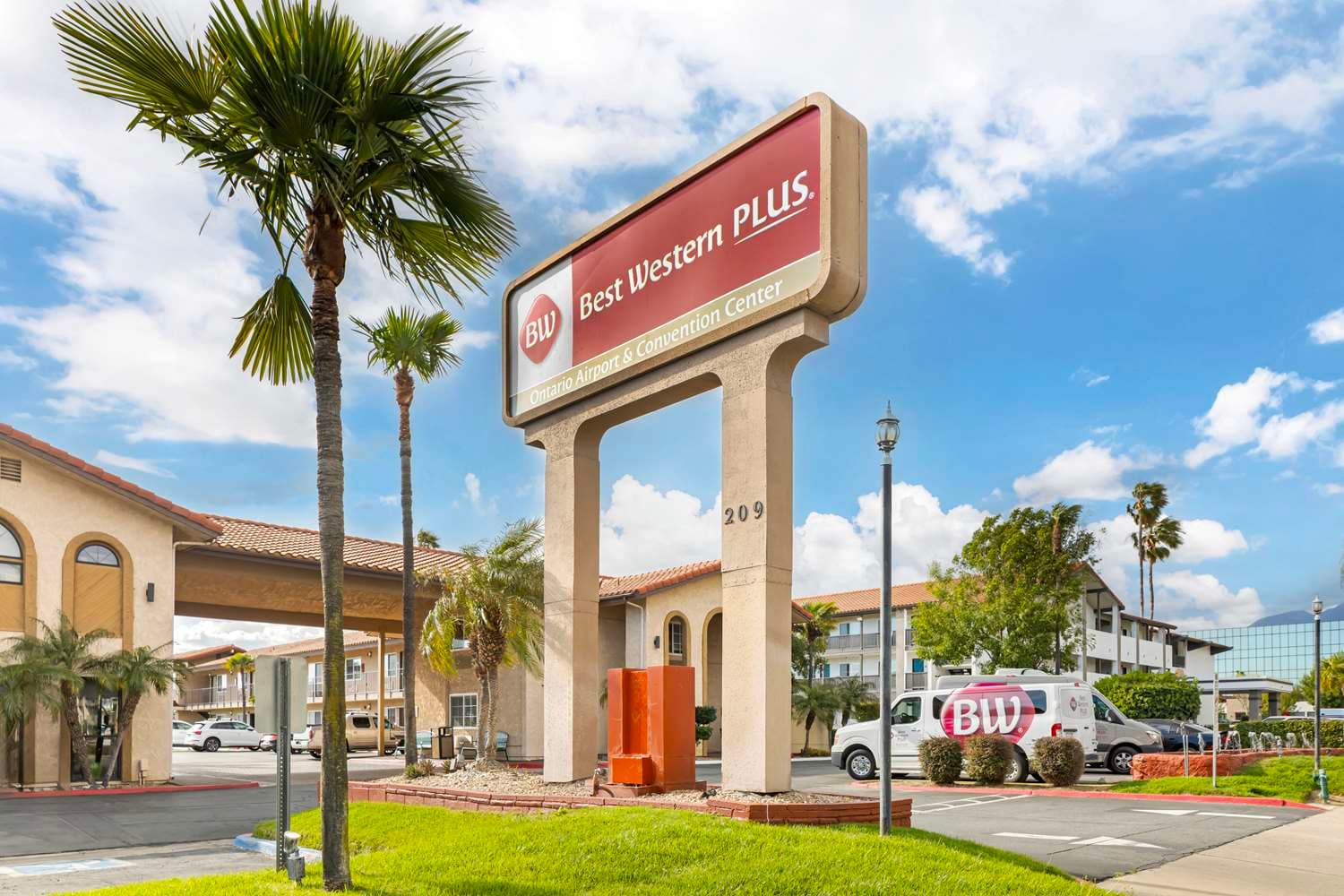 Best Western Plus Ontario Airport & Convention Center