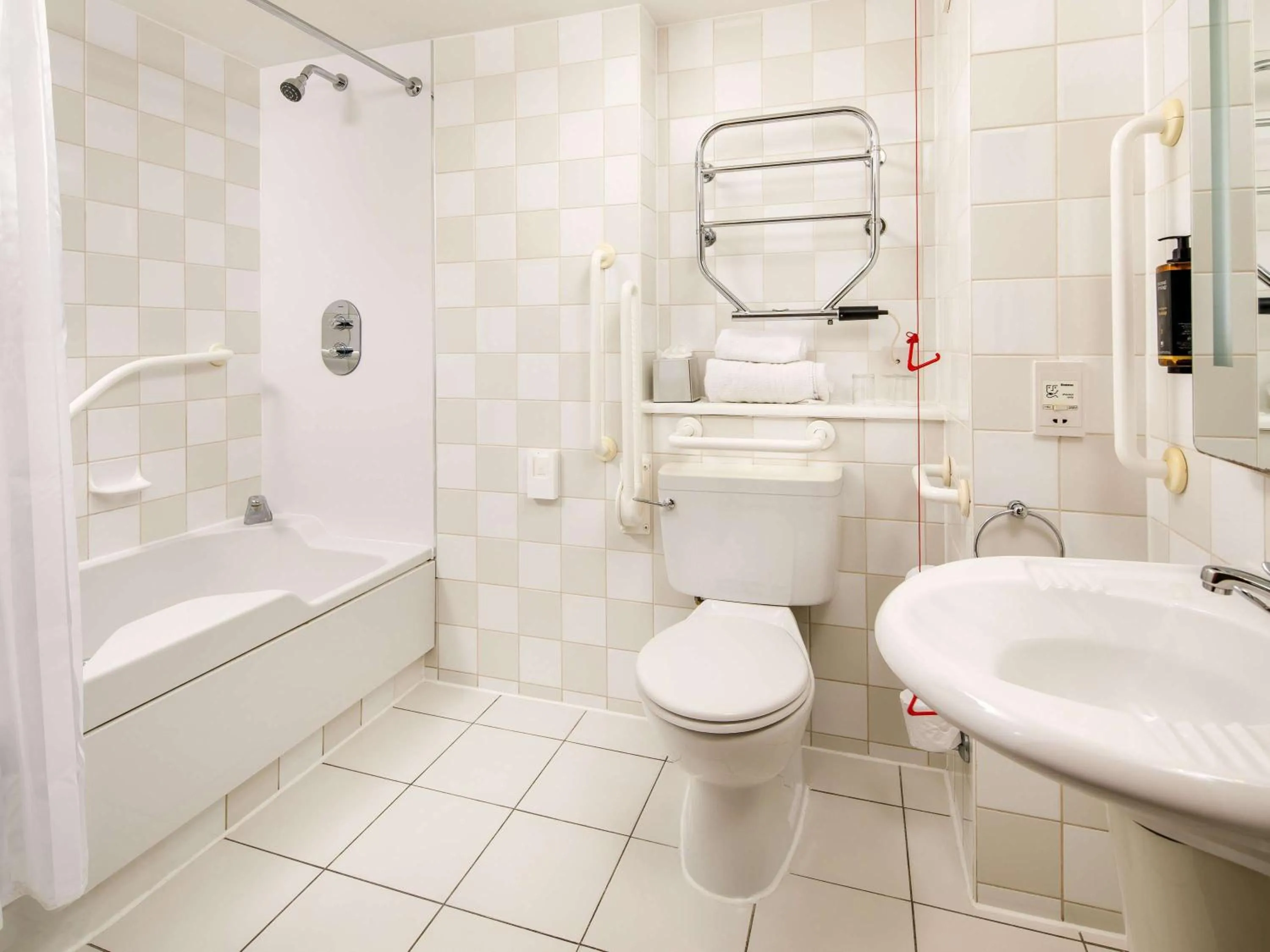 Sunday London Staines-upon-Thames Heathrow T5