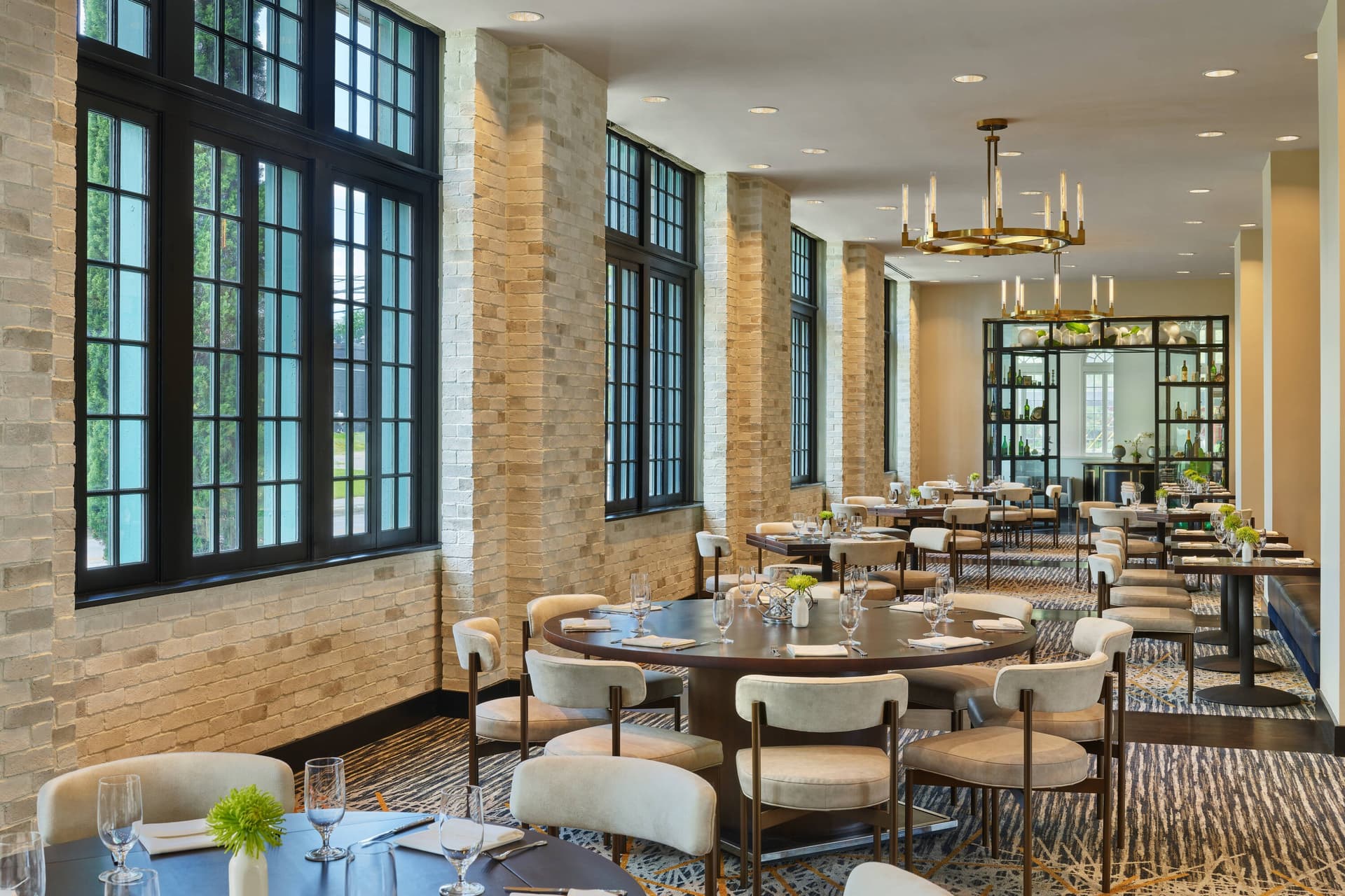 The Stoneleigh, Autograph Collection