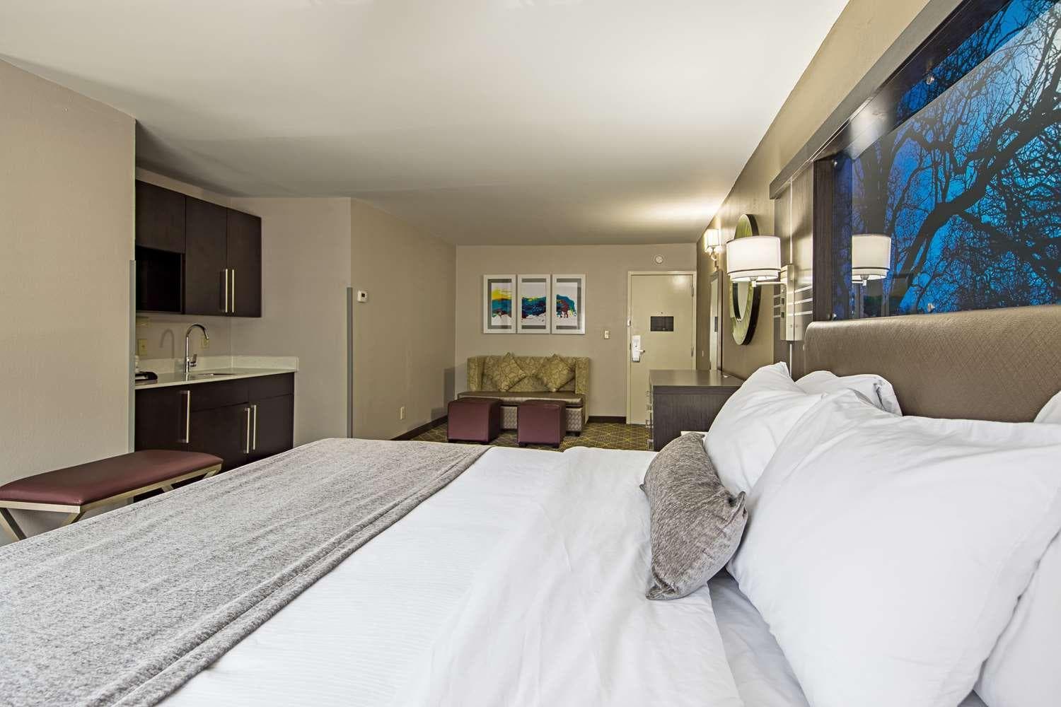 Best Western Plus Clemson Hotel & Conference Center