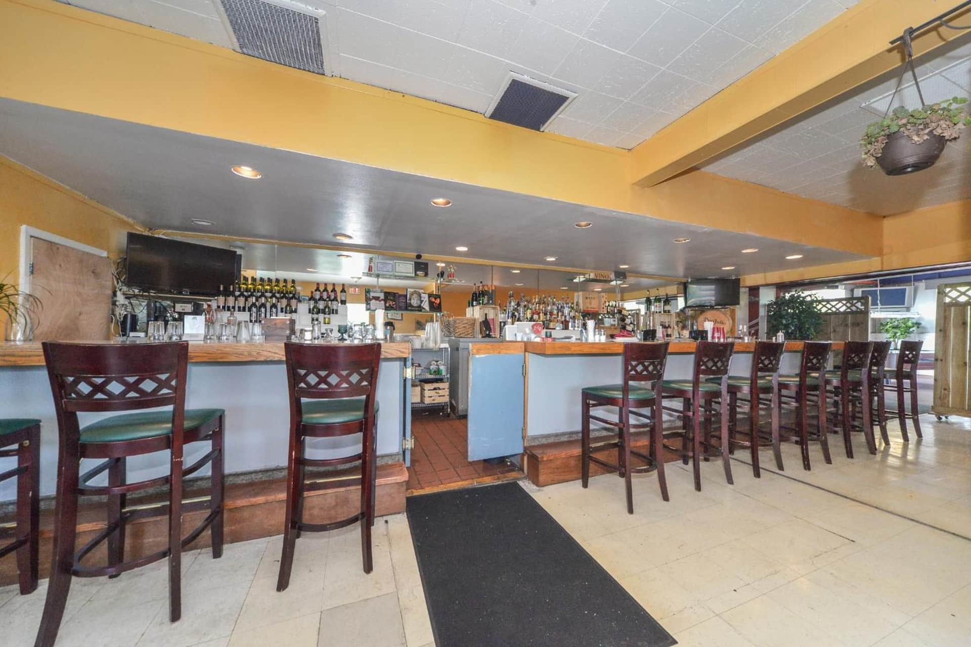 Red Carpet Inn - Stamford