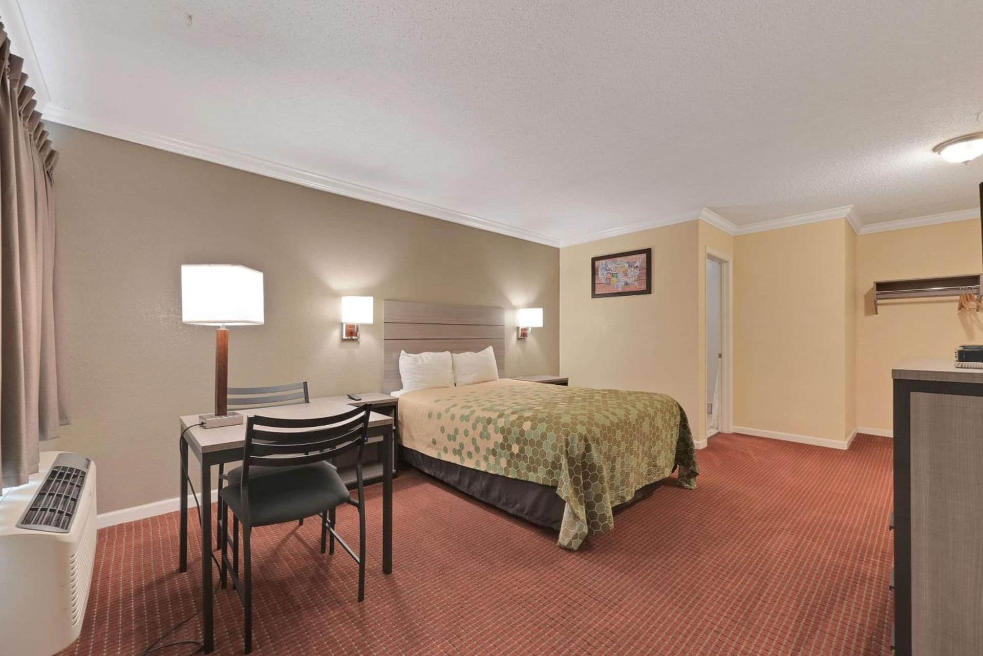 Econo Lodge Woodland near I-5